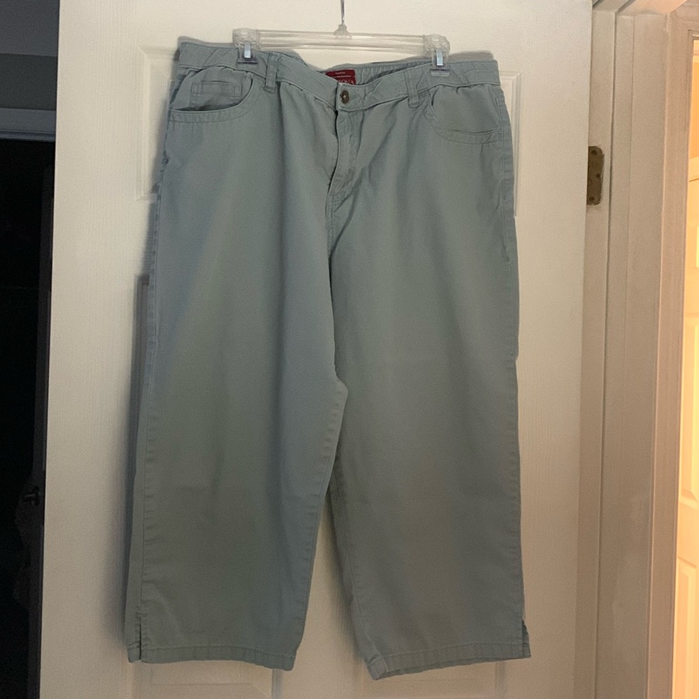Ladies MERONA FIT 1 size 16 Capri pants